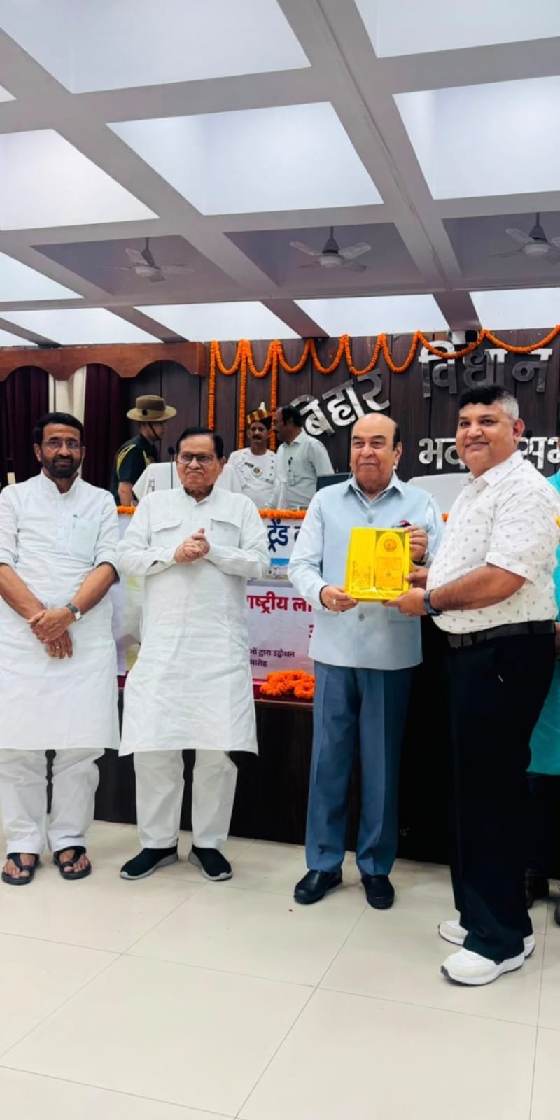 बिहार विधान परिषद में सम्मानित हुए चिरंजीत कुमार शर्मा