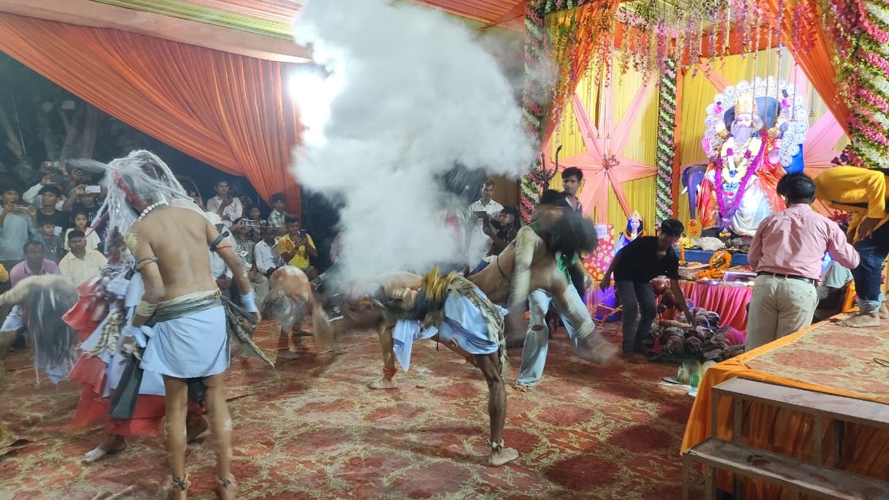 पूर्वांचल विश्वकर्मा पूजा समिति ने भव्य विश्वकर्मा...